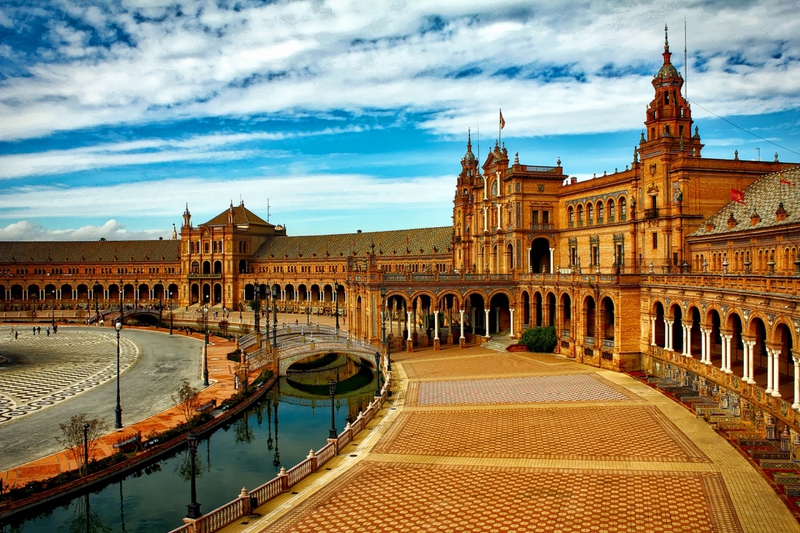 plaza-espana-in-seville-407-small