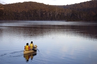 Observez les grands espaces en Australie lors d'une sortie en canoë