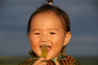 un enfant du peuple nomade Mongol
