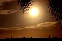 Coucher de soleil sur la plage Roche Noires (Réunion)