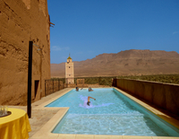 Moment de détente à la piscine de la Kasbah