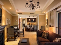 Salon proposé dans les suites luxueuses de l'hôtel Oak Bay Beach